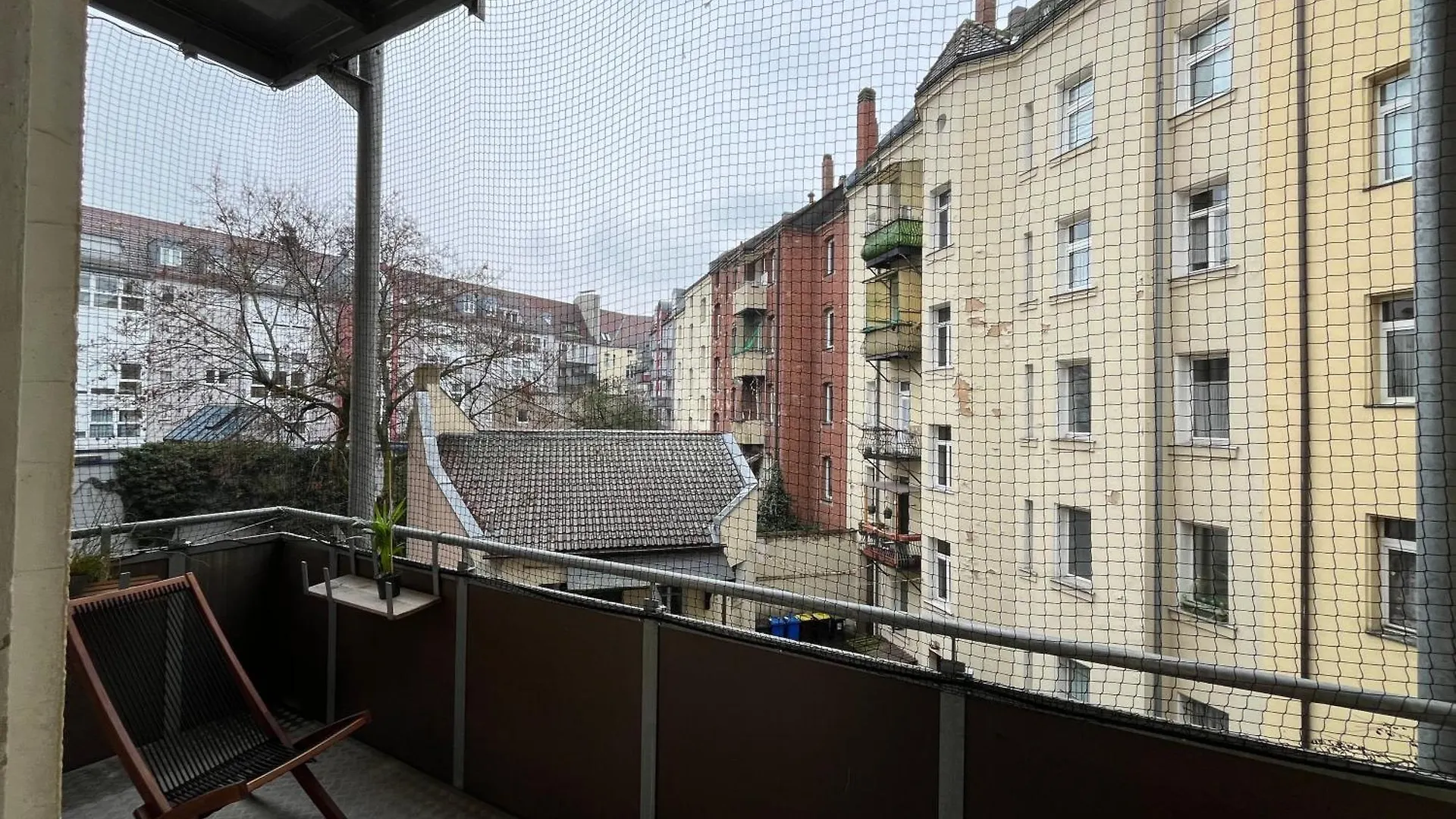 Homestay Bright & Spacious Room In Shared Home
