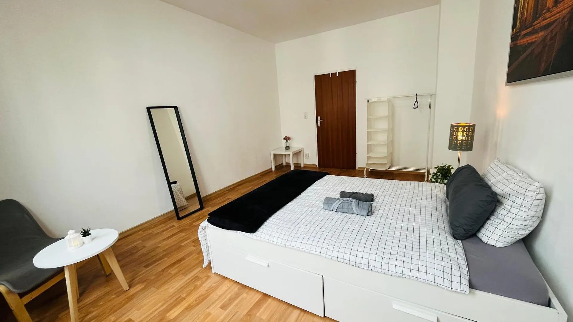 Bright & Spacious Room In Shared Home 0*, Nuremberg