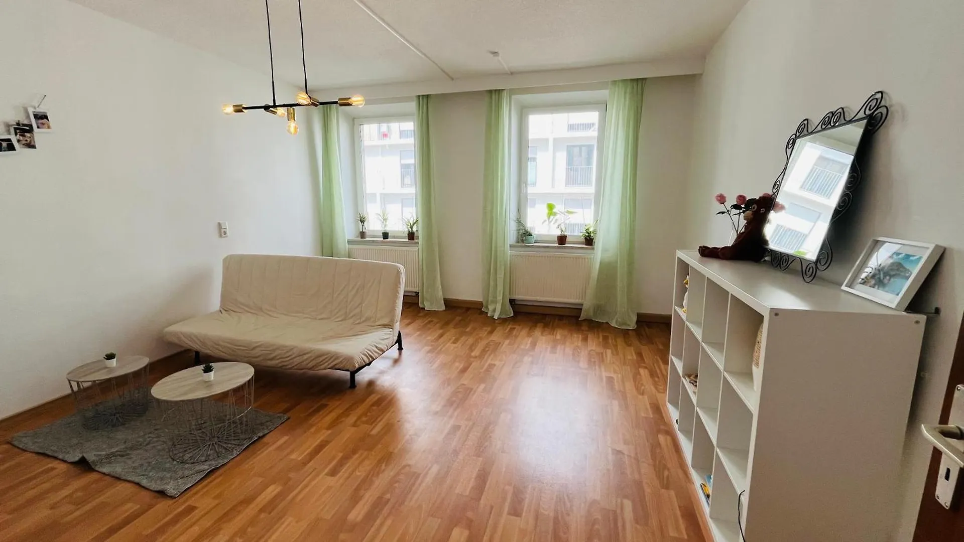 Homestay Bright & Spacious Room In Shared Home